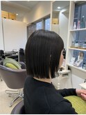 黒髪切りっぱなしボブ