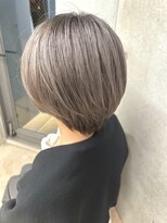 エウペ 渋谷(WEUPE)&nbsp;斜めバング/グレージュカラー/デザインカラー/シルキーベージュ