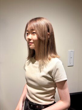 エデル(edel) ハイトーンカラー×ぱつっとボブ