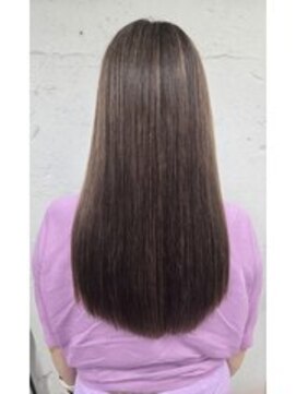 オウンバイジゼル(own by GiseL) 自然な艶ロングの髪質改善ストレート