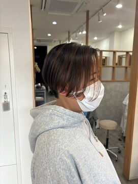 ロッカ(ROCCA) 横顔きれいな大人ショートボブ