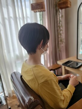 ヘアスペース リズム グリーン(Hair space Rizm green) 透明感ショート