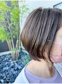ミルクティーブラウンのショートボブ