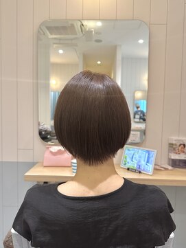 カームバイリベルタ(calm by Re:berta) 程よい明るさのグレージュブラウン