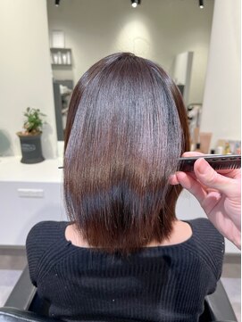 コウ(Koh) 酸性ストレート/レイヤースタイル