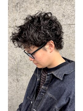 ウィールールピヴォクロス(WE RULE pivot cross) 大人パーマ　刈り上げないショート