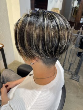 アールハーツ 峰店(R-HEARTS) メンズハイライトでセンターパートはただただカッコいい！