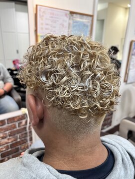 プロビューティーサロン(PRO BeautySalon) マンバンスタイルでクルクルパーマ