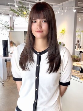 ジゼラ(GISELA) レイヤーカット ブリーチなし透明感カラー 艶髪 バイカルテ