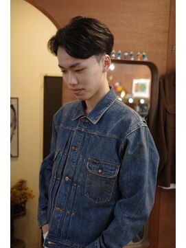 エディ(Edy) センターパート刈り上げニュアンスパーマ韓国ヘアカルマヘア岡山