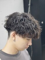 オーバル ジングウマエ(OVARL jingumae) ツイストスパイラル縦落ちパーマシャドウパーマ