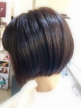 ギフト リビング(Gift Living) 艶ボブ＊前下がりボブ