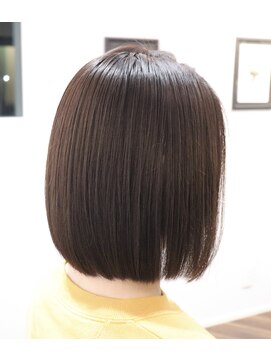 ウィスカーヘアー(whisker hair) 大人ボブ