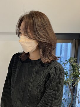 トレス(TRESS) 外ハネレイヤー　ボブレイヤー　オリーブベージュカラー