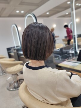 e.m.a プレミアムビューティーサロン 栄駅店(e.m.a PREMIUM BEAUTY SALON) 大人ショートボブスタイル