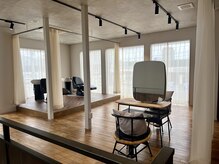 架空(KAQU)の雰囲気（2階の広々としたフロアでゆっくり過ごせます。）