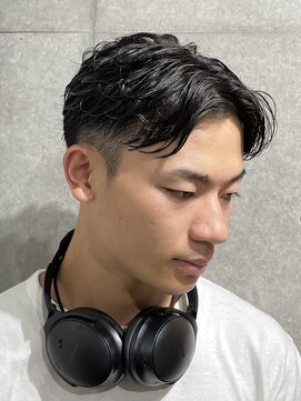 ブルニール 心斎橋(BLEUNIR) ニュアンスパーマ センターパート 韓国ヘア ビジネスヘア