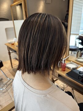 アマレット(Amaretto) 【ぱつっとボブ×ハイライト】