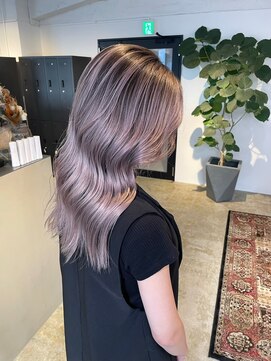 メリー オオサカ(Merly Osaka) ほんのりラベンダーアッシュのバレイヤージュ