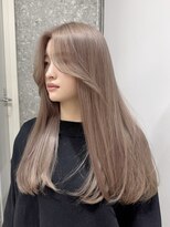 サンク 原宿 表参道(cinq)&nbsp;ロングレイヤーカット顔周りレイヤーミルクティーベージュカラー