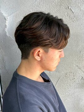 ニアウ 新宿(Niau) MEN’S/リバースセンターパート/ニュアンスパーマ/新宿