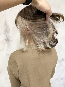 モニュメント(Monument) 外ハネインナーボブ