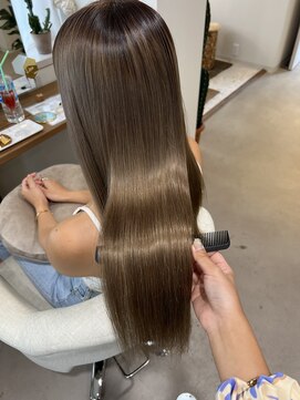 ココルアナ(coco luana) オリーブグレージュ/ハイトーン/ダブルカラー/髪質改善/学割U24