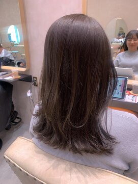 ガーデンヨコハマエスト(GARDEN YOKOHAMA est) 似合わせカット　イメチェン　グレージュ　ミディアムレイヤー