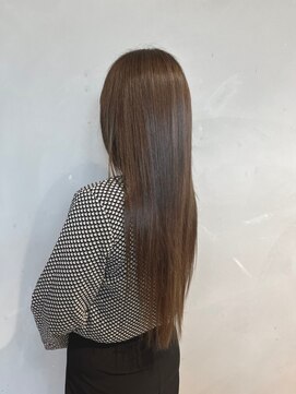 プラス ファースト ヘア(Plus 1st) アッシュベージュ×ブリーチ無しカラー×ロングストレート