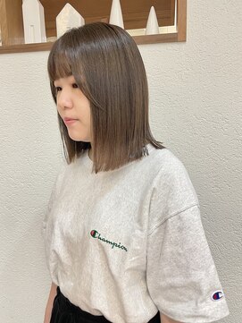 エルサフィロ ヨドヤバシ(el zafiro yodoyabashi) アッシュベージュ　伸ばしかけボブ　20代30代40代