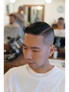 ザ チョップ ショップ ハラジュク(THE CHOP SHOP HARAJUKU) サイドパート　渋谷バーバー　原宿バーバー
