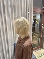 グリーンズ(Greens)&nbsp;ホワイトブロンド×レイヤーボブ