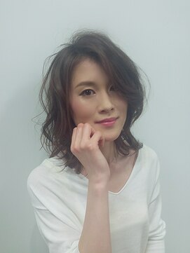 ナンブスカイ(nambu-SKY) エレガントフェミニンのセミディスタイル