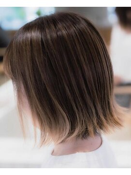 ニーイチイチ(211) ナチュラルグラデーション/バニラベージュ/似合わせカット