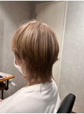 20代30代アッシュべージュミディアムウルフ伸ばしかけ抜け感