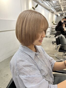 フォト 新宿(foto) ミルクティーベージュミニボブ小顔ボブフェイスレイヤー新宿