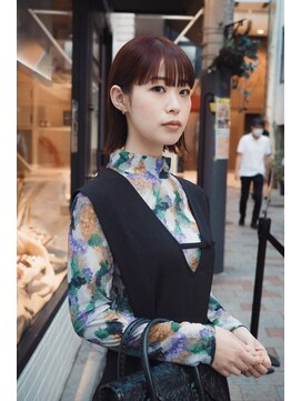 ルーカス(LUCAS) 赤系カラーとワイドバングのボブでカッコ可愛い印象に！