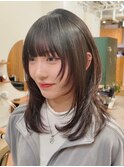 顔周りレイヤーカットくびれヘアミルクティーベージュカラー