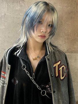 イル(iLe.) レイヤーカット/ウルフ/ホワイトブロンド/外ハネボブ/美髪