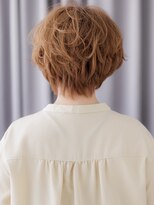 カバーヘアアンドスパ ブリス 浦和(COVER HAIR&SPA bliss) ミルクティーブロンド12トーンひし形マッシュショート20代30代Y