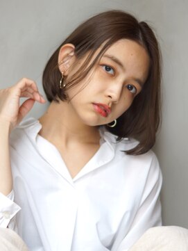 アトリエ フェム(atelier.fem) atelier.fem　ツヤ感グレージュブラウン×シンプルなボブ