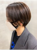 スリークショート、オリーブベージュ、センターパート