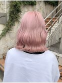 ピンクベージュ