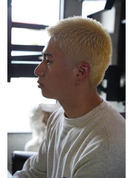 ジ オブスキュア(THE OBSCURE) 金髪坊主