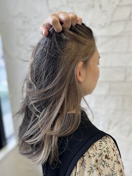 ロックス ヘアー ギャラリー(Rocks hair gallery) 【イヤリングカラー×ミルクティーベージュ】で大人可愛く♪