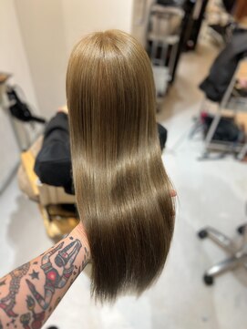 ロエ 恵比寿 代官山(ROE) オリーブベージュ　レイヤーカット　前髪　ブリーチなし　艶髪