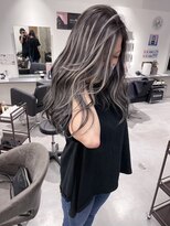 キング 高槻(K!ng) ハイライトカラーミルクティーベージュレイヤーカット