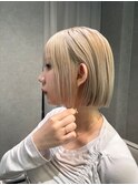 切りっぱなしボブ/抜きっぱなしブロンド/ホワイトブロンド