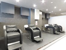 エデアンルクラ 下通(EDEAN Leclat)の雰囲気（店内２［熊本/メンズ/メンズパーマ/眉毛/メンズカット/men's］）