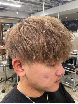 メゾンフォーメン 心斎橋店(Maison for men) マッシュ/刈り上げ/ハイトーン/センターパート